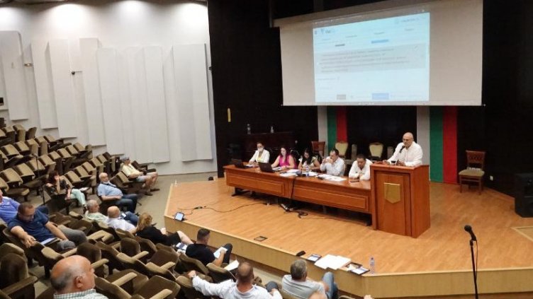 Съветници искат да харижат още една закъсала болница на МУ-Варна