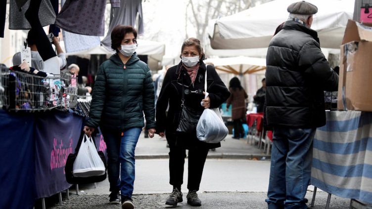 Маски по аптеките няма повече от 20 дни, няма доставки