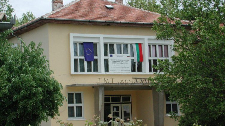 COVID-19 нахлу в Професионална гимназия в Тервел