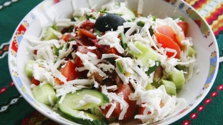 Шопската салата поевтиня