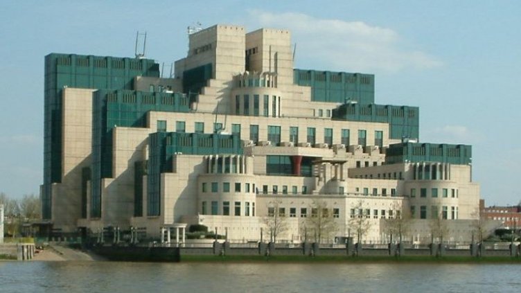 MI6 прозря: COVID може да е излязъл от лаборатория