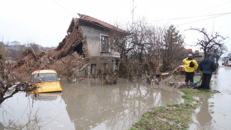 Бисер изглежда като след бомбардировка