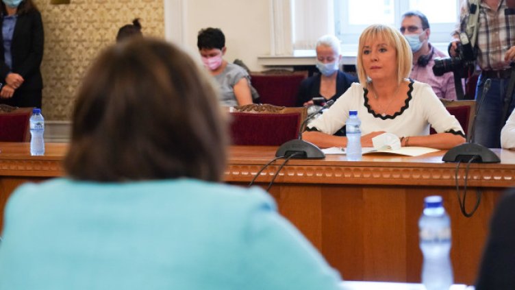 Мая Манолова: Правителство на всяка цена не е решение