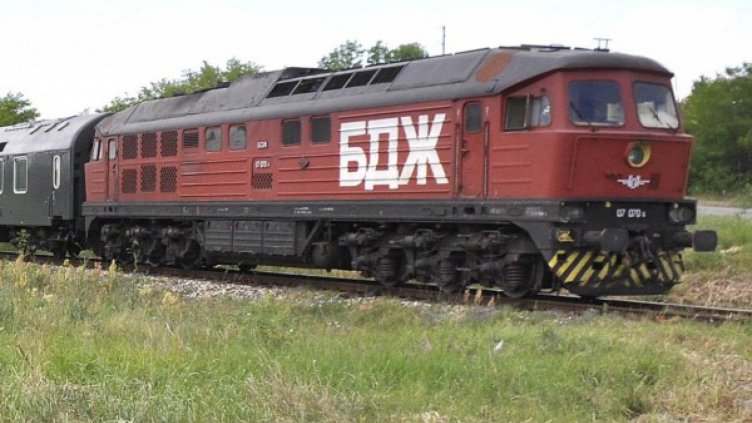 Влак помете мъж в Перник