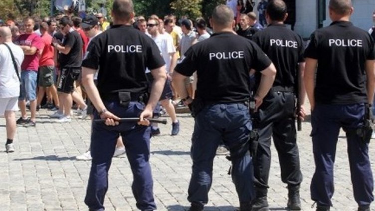 Не казали на полицаите, че им дават по 25 ст. за нощен труд