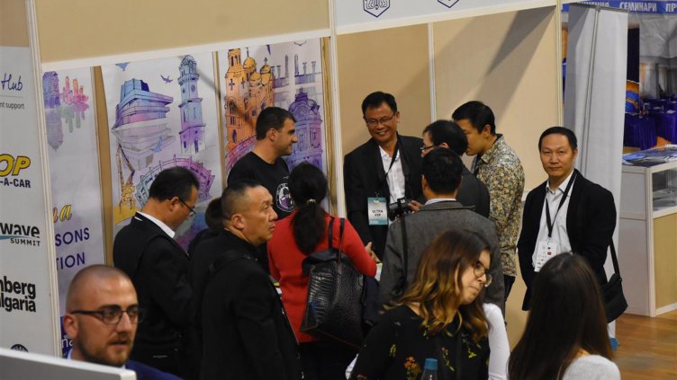 Нинбо проявява и спортен интерес към Варна