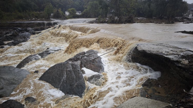 Силни дъждове в 13 области на Северна България
