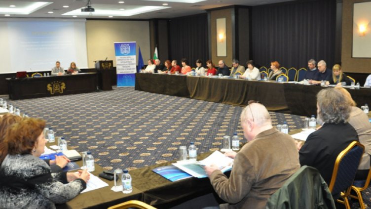 Кръгла маса &quot;Община Варна - неправителствен сектор, партньорство в превенцията на рисковото поведение сред деца и млади хора&quot; събра работещите в сферата.