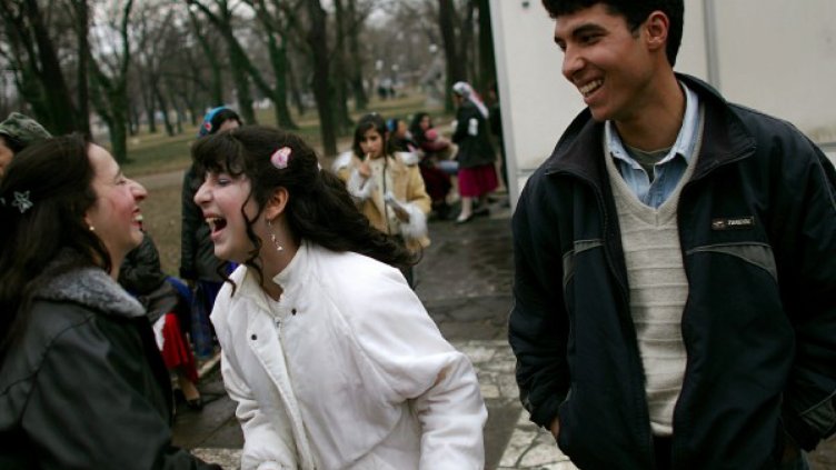 Броят на ромите висшисти се увеличава