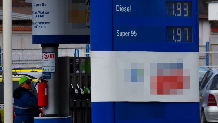 И във Варна бензинът падна под 2 лв.