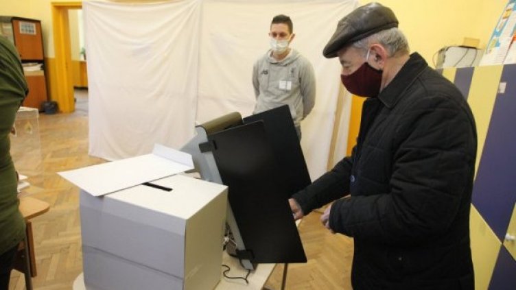 Спря машинното гласуване във Велико Търново