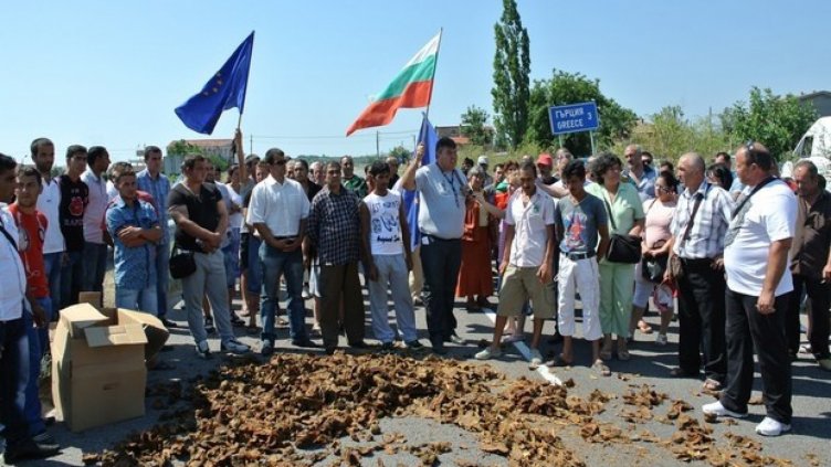 Тютюнопроизводители блокират „Маказа“ 