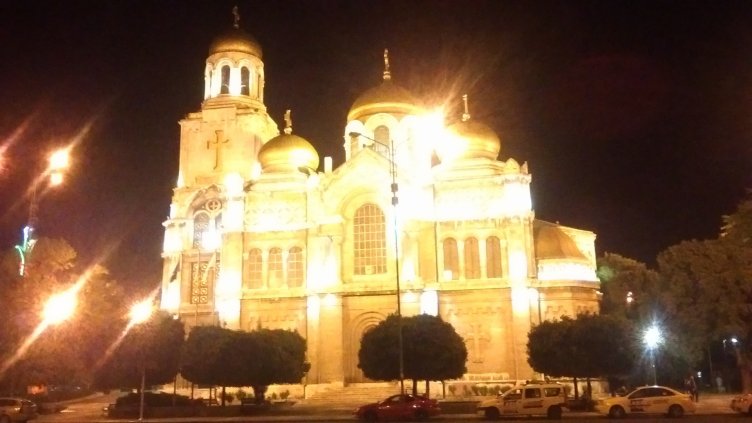 Спират движението в центъра утре вечер