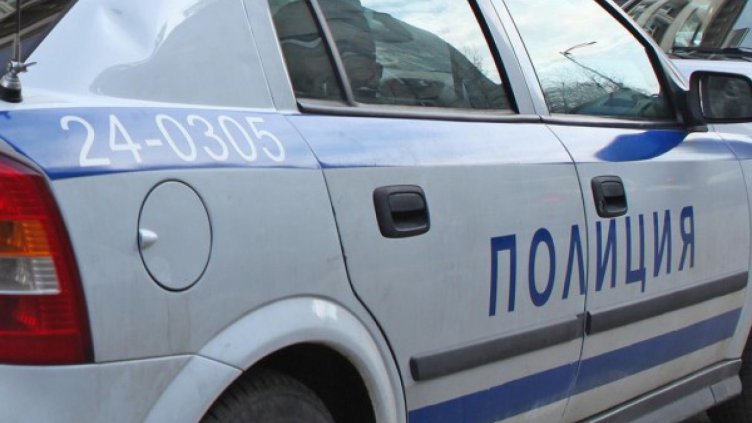 Мъж сви 34 лв. от автомат за кафе и отпраши с "Тойота"