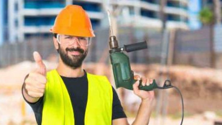 Лято, отпуск и... ремонти. Баш майстори правят услуги и дерат кожи