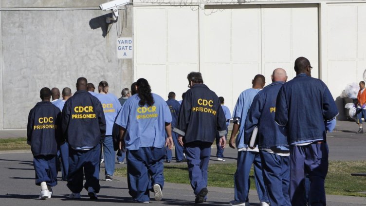 Пандемията доведе до масово освобождаване на затворници