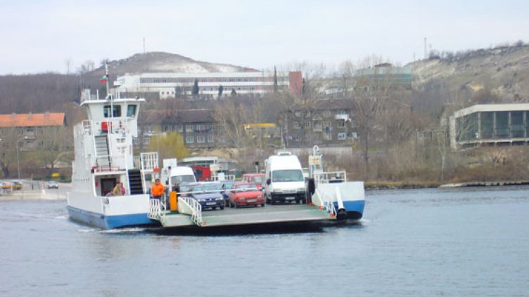 Няма да спират ферибота в Белослав