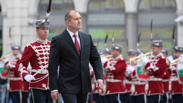 Президентът: Да приобщим националната отбранителна индустрия към европейската