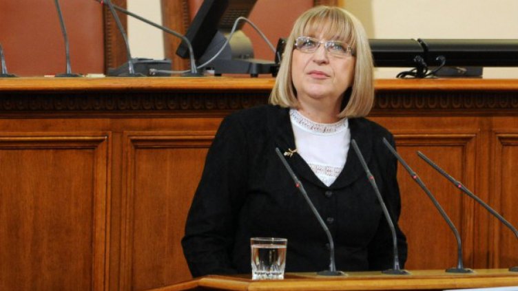 Надявам се, че политическата криза свърши, каза Цачева