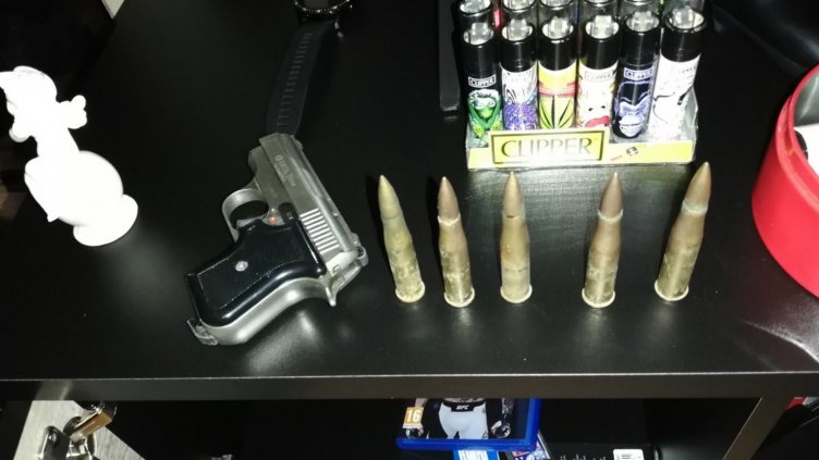 Спипаха 26-годишен наркодилър от Варна по време на сделка с клиенти (Снимки)