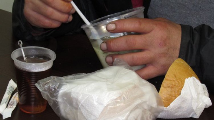 Младежи подпомогнаха социално слаби семейства