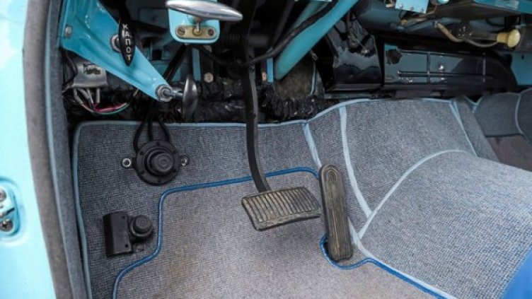 А спомняте ли си смукача? Вижте 21 неща, които изчезнаха от колите!