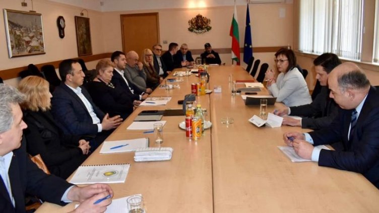 Корнелия Нинова: Има олио да залеем цялата страна