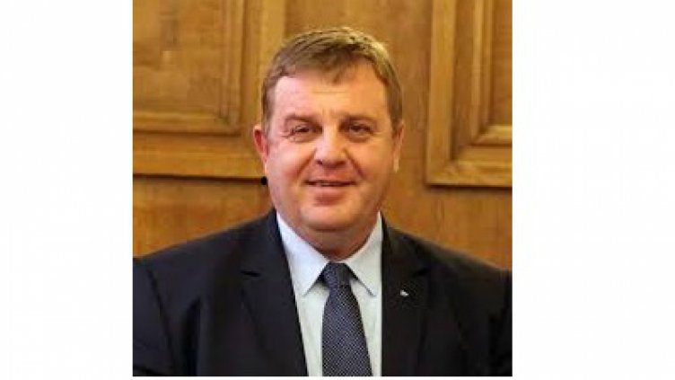 Каракачанов с незабравими истории от казармата