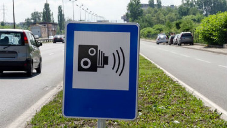 Всеки десети полицай в България кара с превишена скорост