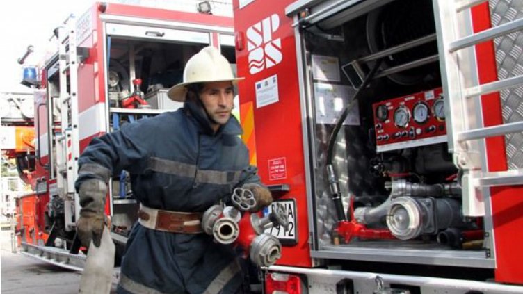 Млад мъж пострада при пожар във Варна