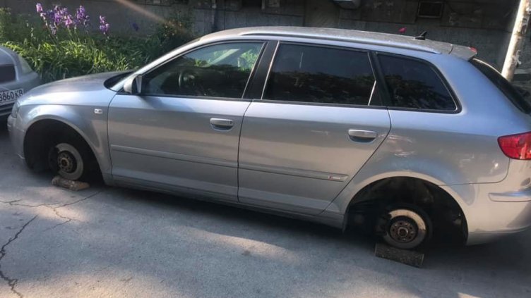 Поредна нагла кржба във Варна: Оставиха "Ауди" на трупчета в "Чайка"