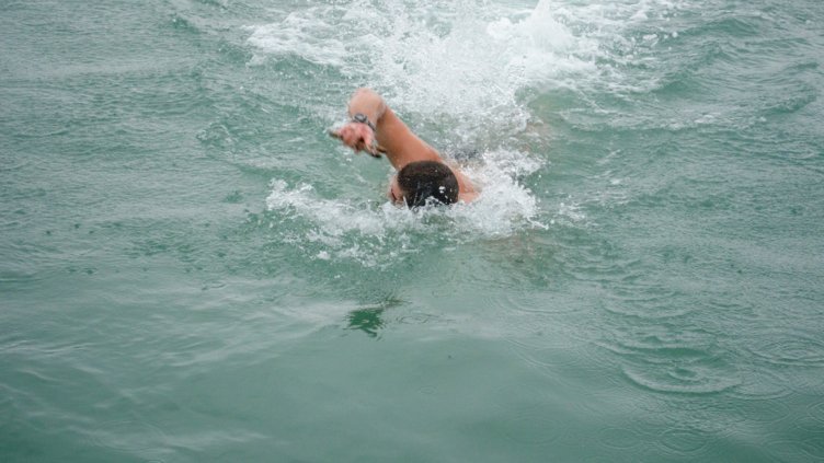 Стефан Христев спаси Светия кръст в Бяла