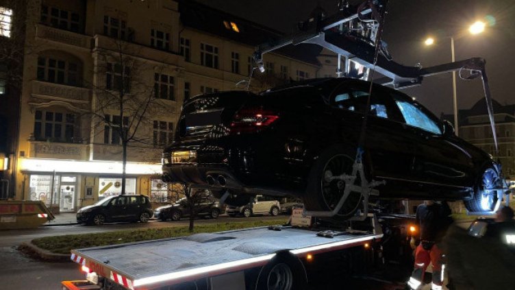 Тунингован "Мерцедес" – конфискуван. Опасен е за околните на пътя!?