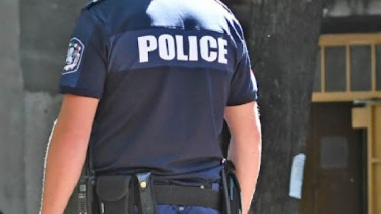 Хайки за ученици: Даскали, полицаи и социални тръгват по домовете