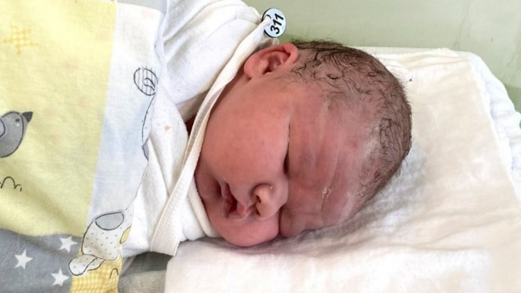 Бебе гигант се роди във Варна