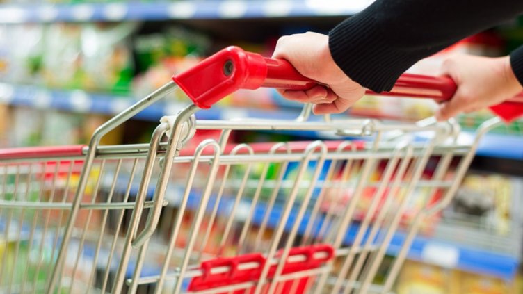 Задължават веригите да продават родни храни