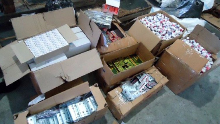 Задържаха контрабандни лекарства за над 500 000 лева