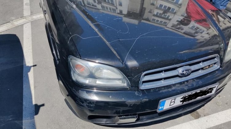 Надраха грозно колата на варненец