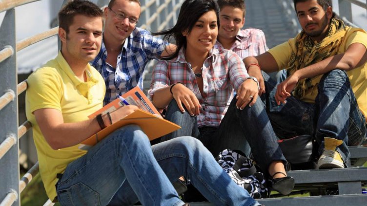 Кои страни са с най-добри условия за живот за младите хора?