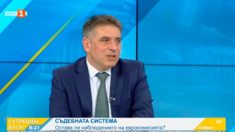 Министър Данаил Кирилов подаде оставка