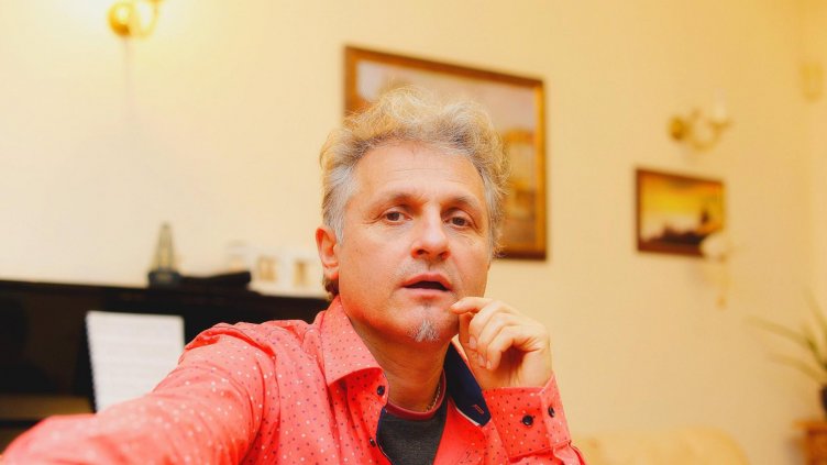 Къци съзря кржба на интелектуалния му труд. Обвини двукратен носител на „Оскар“, че е копирал дипломната му работа