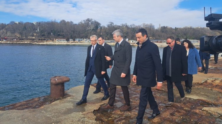 Обмислят цялостен проект за брегоукрепване на териториите около Варна