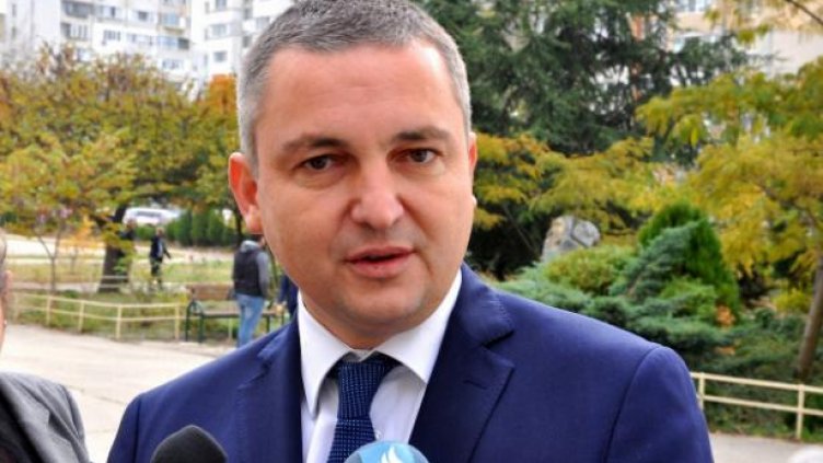 Портних: До средата на ноември рибарското пристанище "Карантината" ще е готово