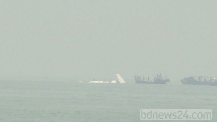 Руски самолет с 4 души на борда се разби покрай Бангладеш