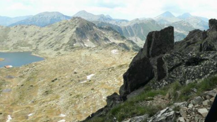 Стабилно е състоянието на пострадалия турист в Пирин