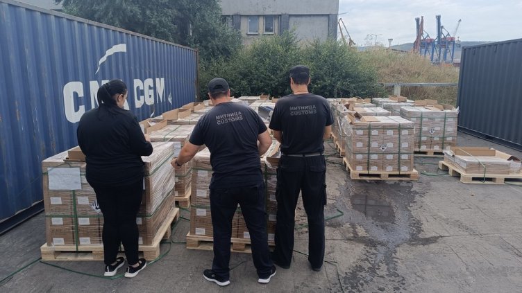 Митничари във Варна и Бургас задържаха стоки за над 2 млн.долара