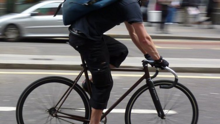 Кола уби велосипедист в центъра на Русе