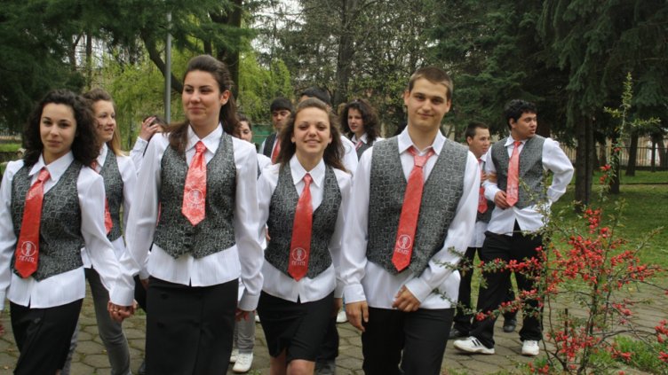 Нова идея: Учениците само с униформи в школото