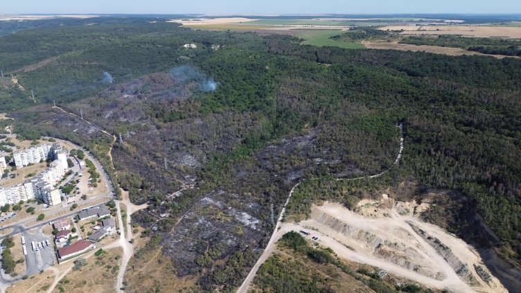 МВР с равносметка за пожарите във Варна: Изгоряха хиляди декари и домашно имущество