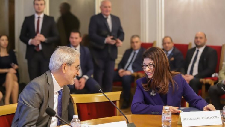 Десислава Атанасова и Борислав Белазелков бяха избрани за конституционни съдии